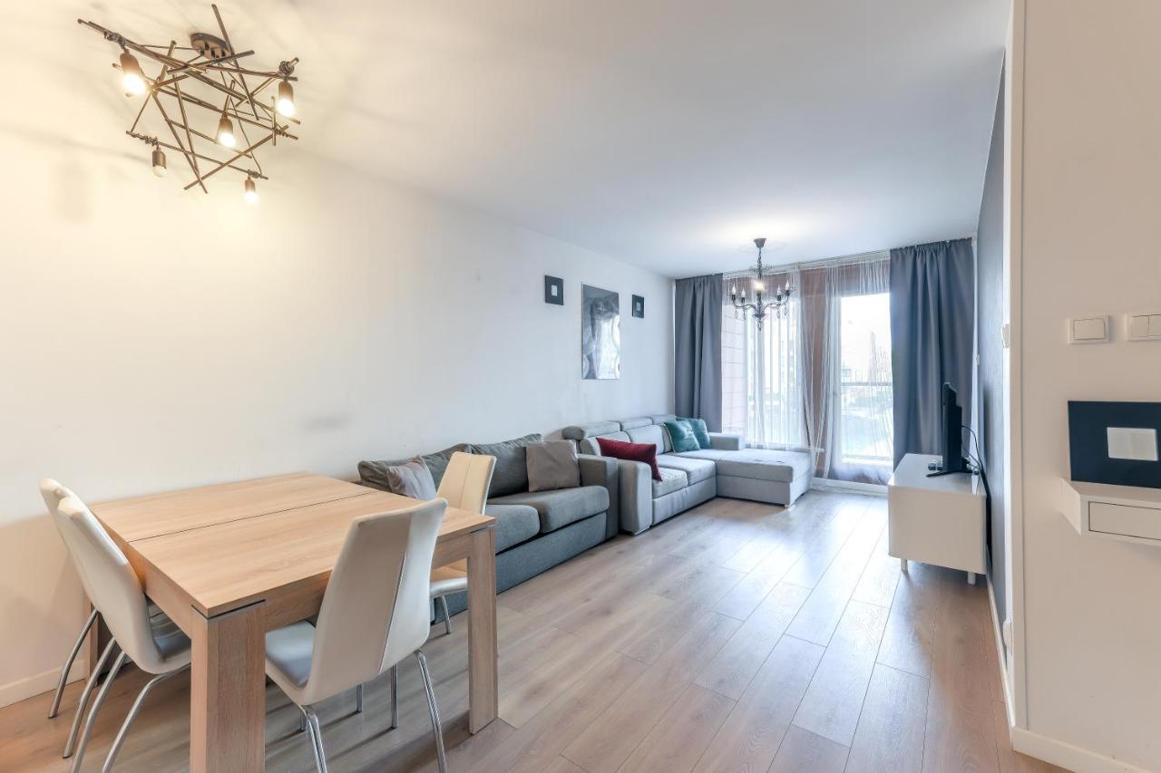 Apartmate Spacious Apartment With Balcony Oldtown For 6 People — Photos 1